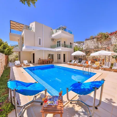 Mystic Private Pool-garden & Sea Views In Location Villa