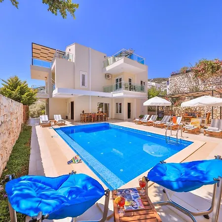 Mystic Private Pool-garden & Sea Views In Location